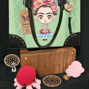 Leather Frida. Green and Black Women's Bag